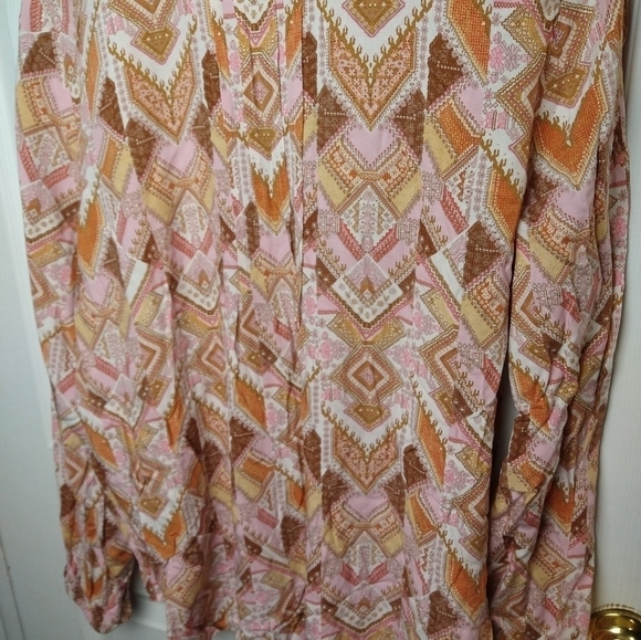 J. Jill  v neck front button minimalist pleated blouse. Size L - Picture 10 of 10